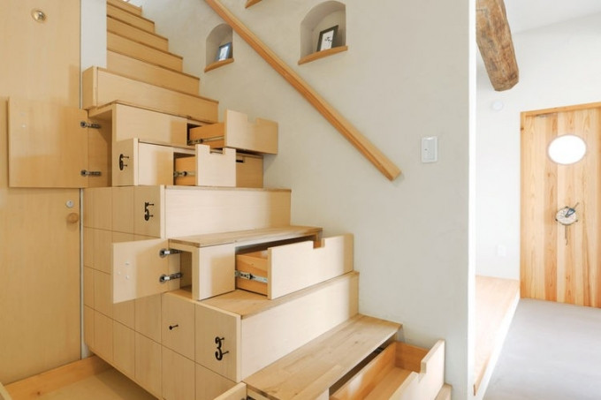 Stairwell-Storage-750x500