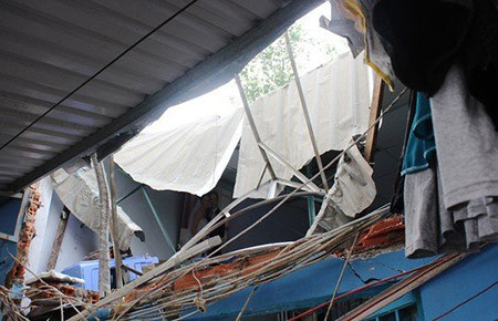 Vụ bồn nước đè chết cháu bé: Cả khu nhà trọ bị ném đá Ảnh 2