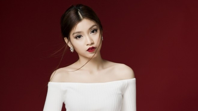 Phương Tú thử sức với phong cách 'vạn người mê' Ảnh 2