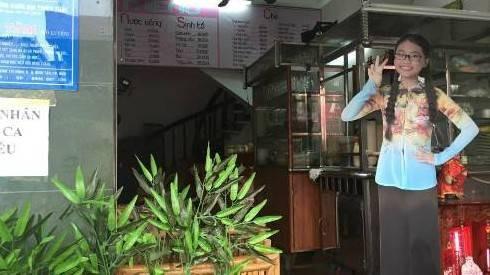 Quán chè của cô bé dân ca Phương Mỹ Chi Ảnh 2