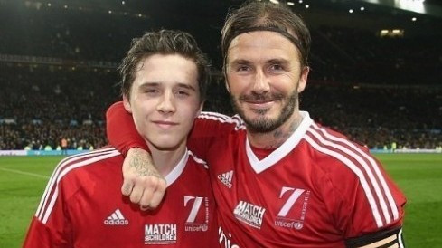 Cha con Beckham sát cánh cùng nhau trong trận đấu từ thiện Ảnh 2