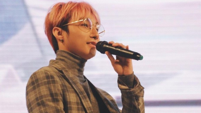 Cộng đồng Sky làm thơ về vẻ 'siêu đẹp trai' của Sơn Tùng Ảnh 2