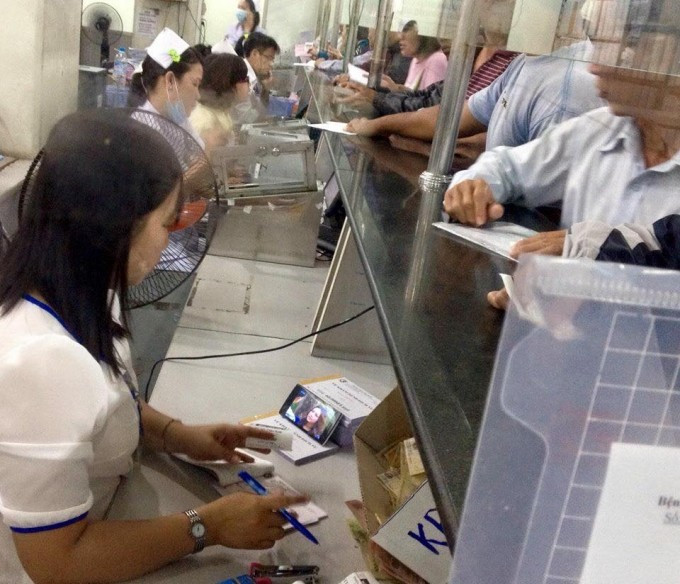 Xem phim trong giờ làm việc, nhân viên BV Chợ Rẫy nhận kỷ luật Ảnh 2