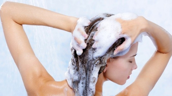 Chăm tóc ngày đông bằng gội đầu 'ngược' Ảnh 2