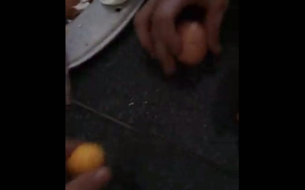 Sự thật về clip lòng đỏ trứng gà nẩy tưng tưng như quả bóng tennis Ảnh 2