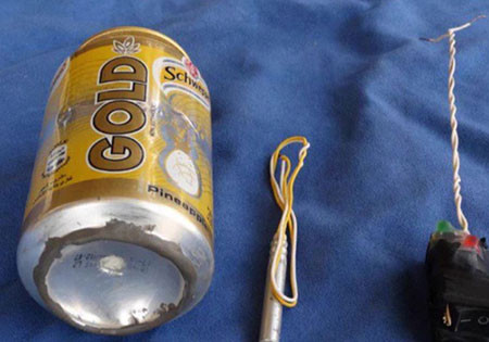 IS 'khoe' bom tự chế trong lon nước ngọt gây nổ máy bay Nga Ảnh 2