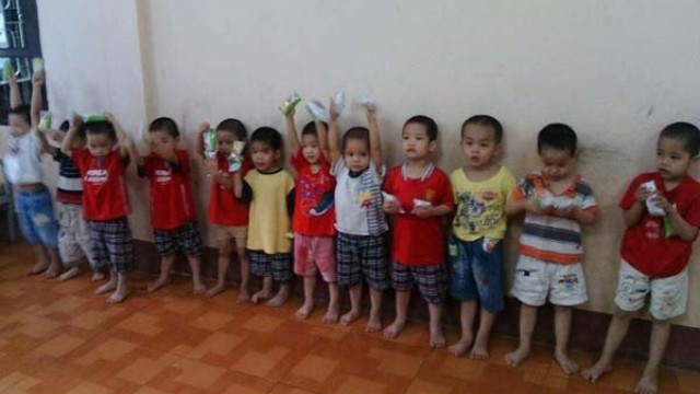Quảng Ninh: Xôn xao hình ảnh 12 bé trai bị bắt cóc không tìm được cha mẹ Ảnh 2