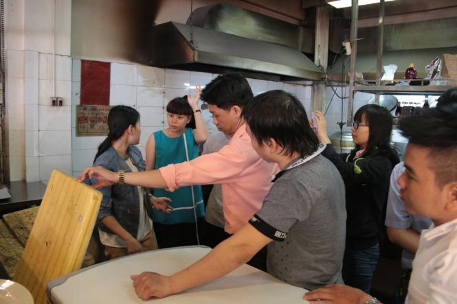 Đang ăn thấy chuột trong nồi lẩu, tính sao đây? Ảnh 2