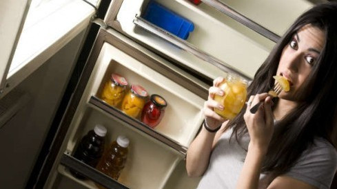 Thói quen ăn uống khiến bạn nhanh già Ảnh 2