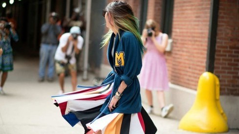 Xu hướng 'bảy sắc cầu vồng' khiến bạn tươi trẻ bất ngờ Ảnh 2