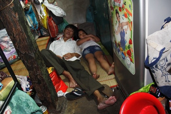 Những ngôi nhà siêu nhỏ giữa trung tâm thành phố Sài Gòn Ảnh 2