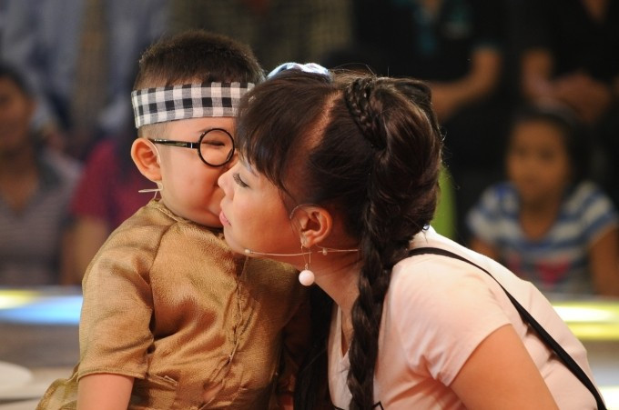 Cười nghiêng ngã khi Kutin chê Việt Hương 'hôi lắm' Ảnh 2