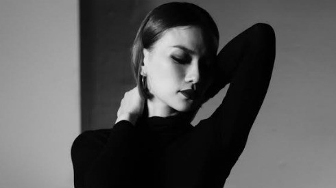 Thu Thủy trở lại V-pop với MV hoành tráng Ảnh 2