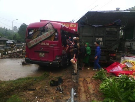 Tai nạn kinh hoàng ở Phú Thọ, 7 người nguy kịch Ảnh 2