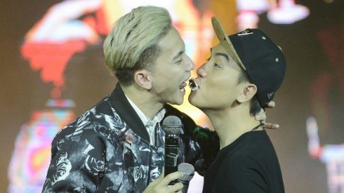 S.T (365) 'khóa môi' Ngọc Trai trong sinh nhật Ảnh 2