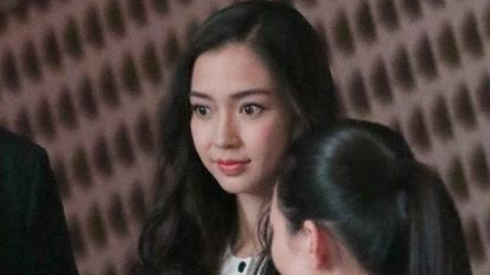 Angela Baby bình tĩnh dù bị Dương Mịch ngầm chê thẩm mỹ độn cằm Ảnh 2