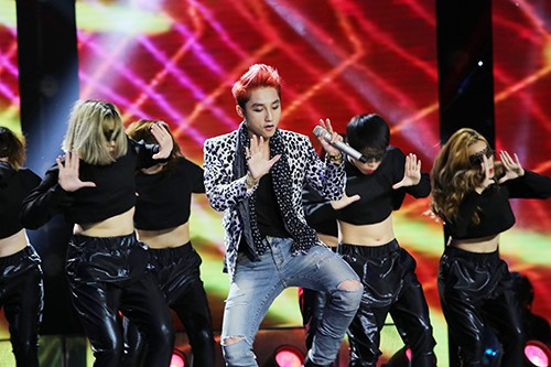 Những màn biểu diễn 'lấn át tất cả' của Sơn Tùng M-TP trên truyền hình Ảnh 2