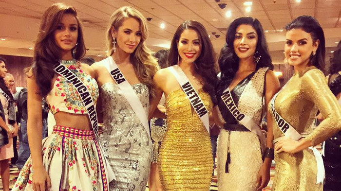 Phạm Hương tiếp tục khoe nhan sắc 'lấn át' trong tiệc chào mừng Ảnh 2