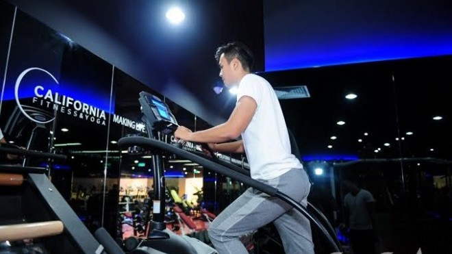 Bí quyết bất ngờ của chàng mẫu trẻ với biệt danh 'siêu vòng ba' Ảnh 2