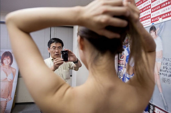 Cận cảnh quá trình tuyển chọn các nữ diễn viên phim 'người lớn' Ảnh 2