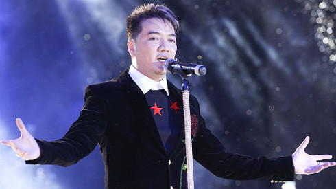 Đàm Vĩnh Hưng thăng hoa trong liveshow mừng Giáng sinh Ảnh 2