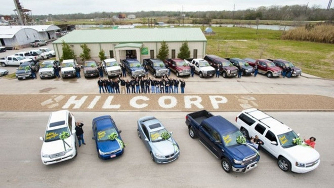 Hào phóng thưởng Giáng sinh 100.000 USD/người cho 1.400 nhân viên Ảnh 2