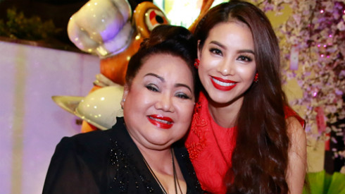 Clip: NSND Ngọc Giàu dạy Phạm Hương hát 'Dạ cổ hoài lang' Ảnh 2