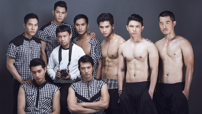 Dàn mỹ nam 6 múi lịch lãm với thiết kế caro cổ điển Ảnh 2