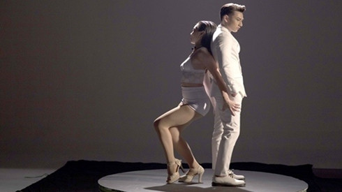 Issac hóa bạch mã hoàng tử với xu hướng gây sốt White on white Ảnh 2