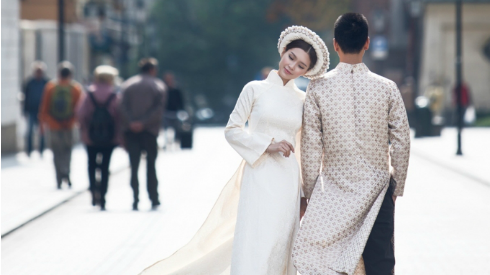 Ấn tượng bộ ảnh cưới áo dài Việt bên trời Âu của Á hậu Diễm Trang Ảnh 2