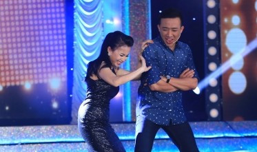 Clip: Cẩm Ly múa sexy trên 'cây cột' Trấn Thành Ảnh 2