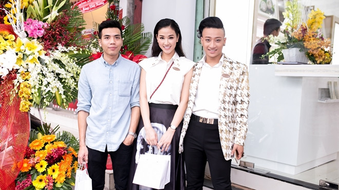 Tái xuất showbiz, Maya rạng rỡ đến mừng Tô Lâm lên chức ông chủ Ảnh 2