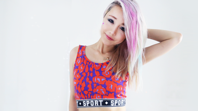 Hot girl Wengie massage thon gọn mặt mỗi ngày với một chiếc thìa Ảnh 2