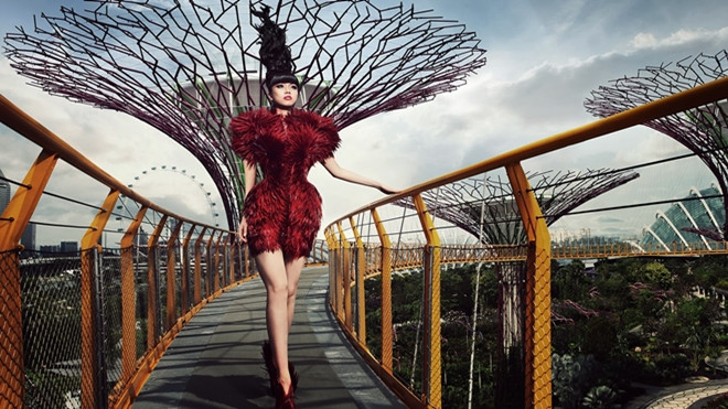 Chủ nhân 'sàn diễn không tưởng' ngồi ghế nóng 'Siêu mẫu Việt Nam' 2015 Ảnh 2