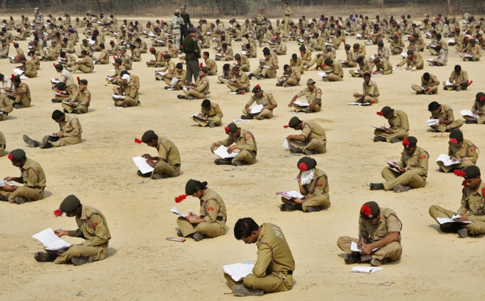 Kiểu thi gây sốt của trường An Dương Vương không mới trên thế giới Ảnh 2