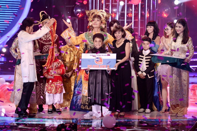 'Con nuôi Hoài Linh' vượt Phương Mỹ Chi, đăng quang 'Gương mặt thân quen nhí' Ảnh 2