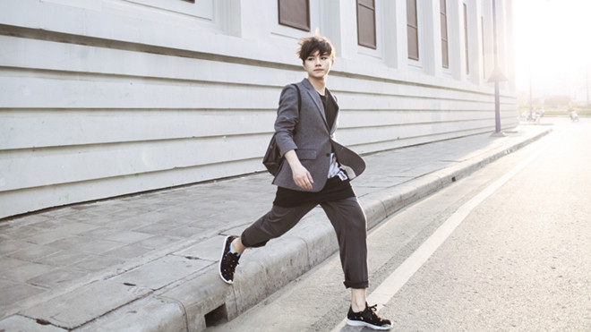 Tình cũ của Quỳnh Anh Shyn tinh nghịch và hài hước với phong cách street style Ảnh 2