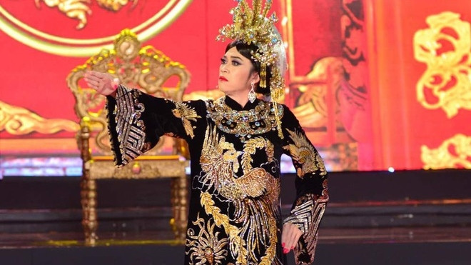 Nổi da gà clip Hoài Linh 'nhép' thần thái 'Cải lương chi bảo' Bạch Tuyết Ảnh 2