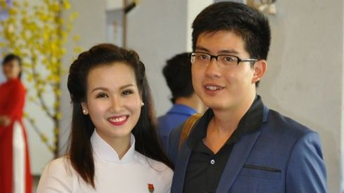 Bạn trai hộ tống Võ Hạ Trâm nhận giải Công dân trẻ tiêu biểu TP HCM Ảnh 2