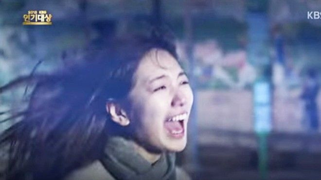 Phim mới của Suzy và Kim Woo Bin tung teaser gay cấn Ảnh 2