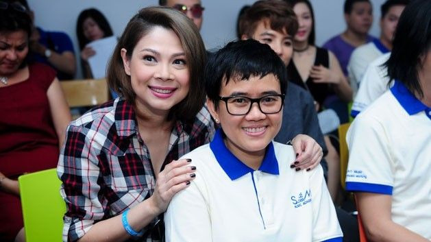 Thanh Thảo đến chúc mừng Phương Uyên trở thành hiệu trưởng Ảnh 2