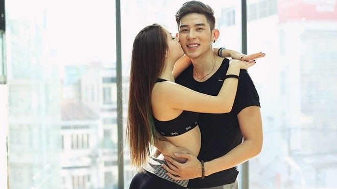 Minh Trung tình tứ bên bạn gái ngoại quốc trong phòng tập Ảnh 2