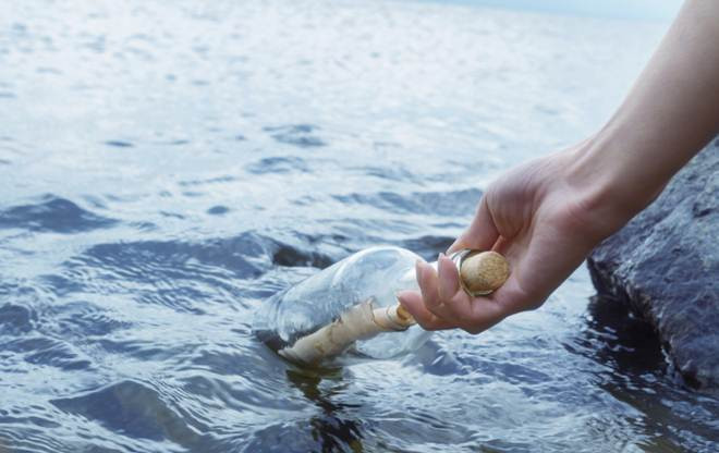 Hành trình 4.000 km trên biển khó tin của một lá thư trong chai Ảnh 2