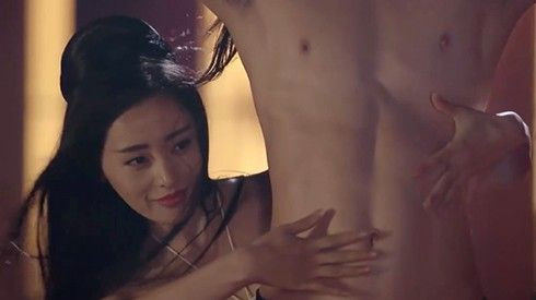 Thái tử phi Bồng Bồng: Từ playboy đích thực 'hô biến' thành nàng háo sắc Ảnh 2