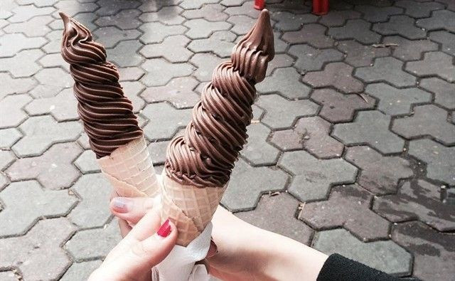 Giới trẻ Hà thành phát sốt vì món kem dài miên man, ăn hoài không hết Ảnh 2