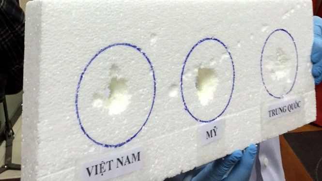 Dầu cá của Mỹ và Việt Nam cũng ăn mòn được xốp Ảnh 2