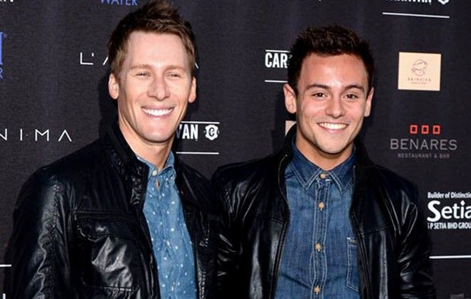 Tom Daley bỏ nhẫn vào… quần lót để cầu hôn bạn trai Ảnh 2