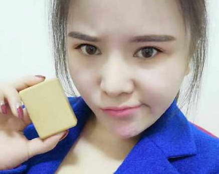 Tặng bạn trai cũ cục xà phòng làm từ … mỡ cơ thể mình để trả thù Ảnh 2