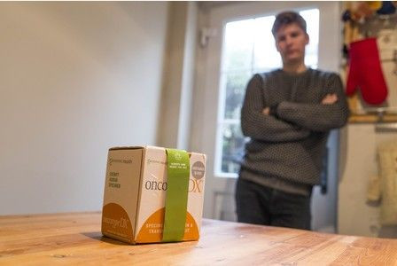 Đặt mua máy đọc sách điện tử, nhận được một… khối u Ảnh 2