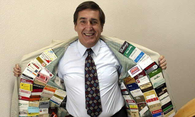 Người đàn ông sở hữu 1497 thẻ tín dụng còn hiệu lực Ảnh 2